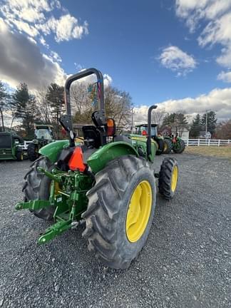 Image of John Deere 5075E equipment image 4