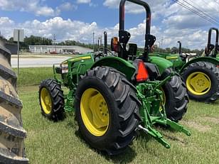 Main image John Deere 5075E 4