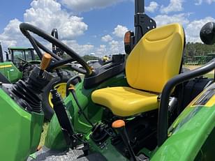 Main image John Deere 5075E 8