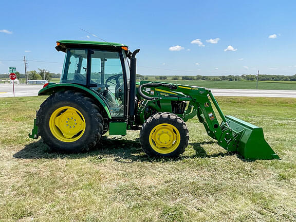 Image of John Deere 5075E equipment image 4