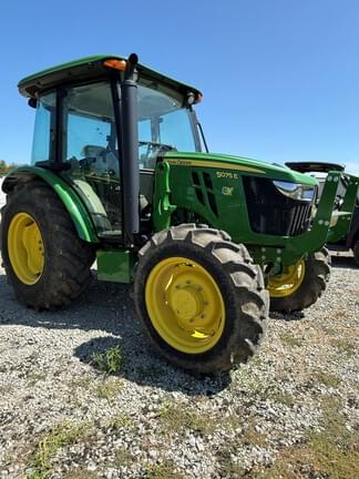 Image of John Deere 5075E equipment image 4
