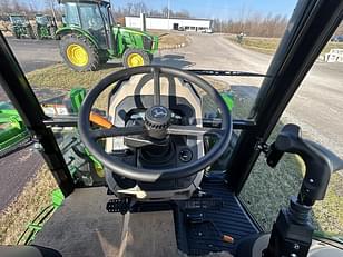 Main image John Deere 5075E 9