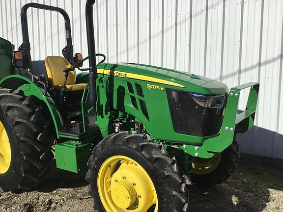 Image of John Deere 5075E equipment image 4