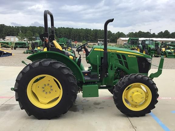 Image of John Deere 5075E equipment image 1