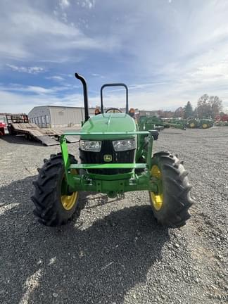 Image of John Deere 5075E equipment image 4