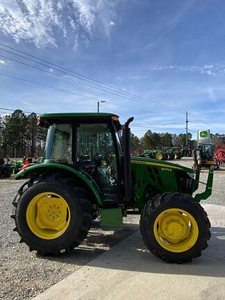 Image of John Deere 5075E equipment image 1