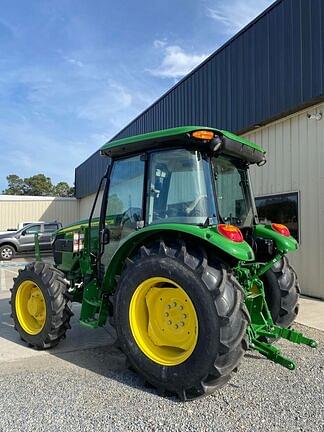 Image of John Deere 5075E equipment image 3