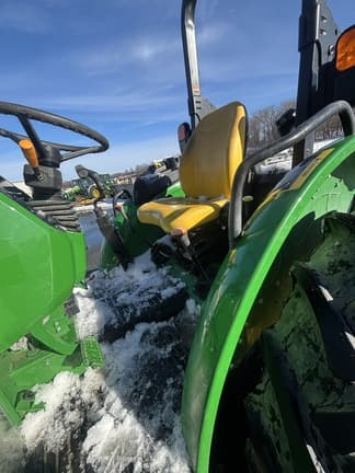 Image of John Deere 5075E equipment image 4