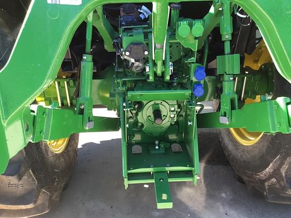 Image of John Deere 5075E equipment image 4