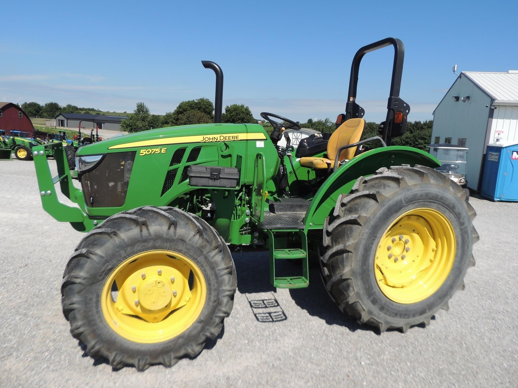 2023 John Deere 5075E Equipment Image0