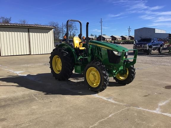 Image of John Deere 5075E equipment image 4