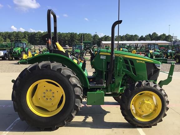 Image of John Deere 5075E equipment image 1