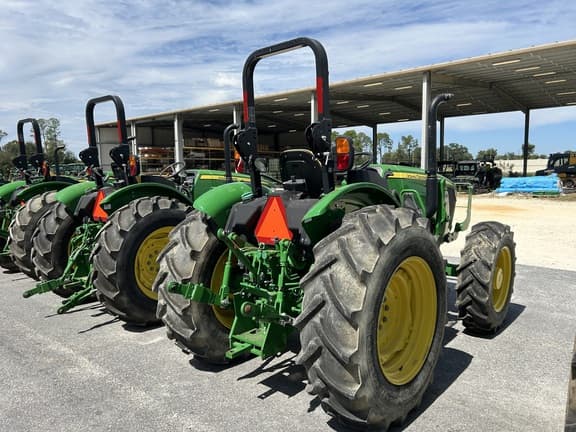 Image of John Deere 5075E equipment image 3