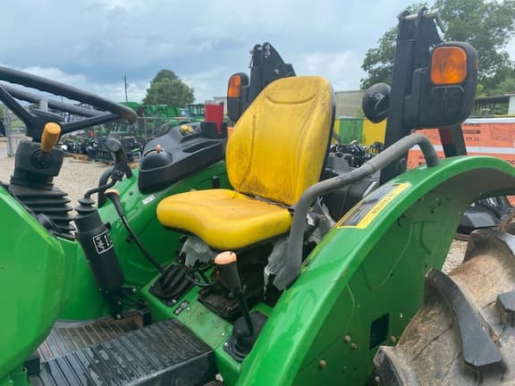 Image of John Deere 5075E equipment image 4