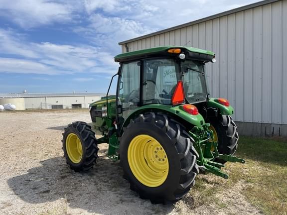 Image of John Deere 5075E equipment image 3
