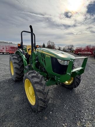 Image of John Deere 5075E equipment image 3