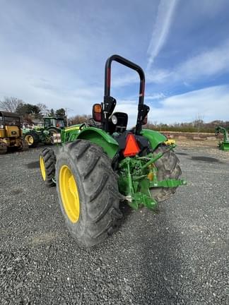 Image of John Deere 5075E equipment image 4