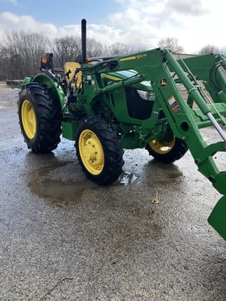 Image of John Deere 5075E equipment image 4