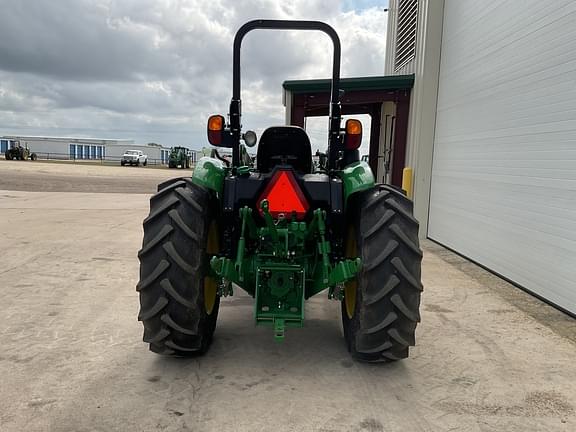 Image of John Deere 5075E equipment image 4