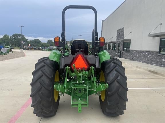 Image of John Deere 5075E equipment image 3