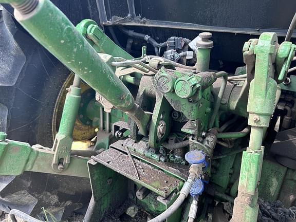 Image of John Deere 5075E equipment image 4