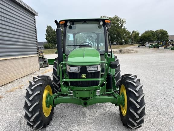 Image of John Deere 5075E equipment image 3