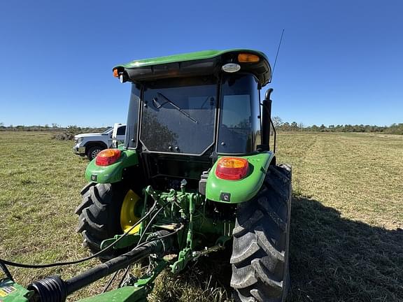 Image of John Deere 5075E equipment image 4