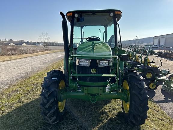 Image of John Deere 5075E equipment image 4