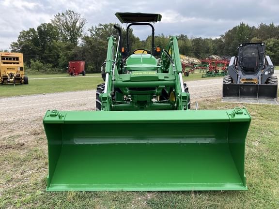 Image of John Deere 5075E equipment image 4