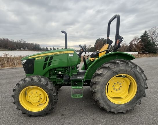 2023 John Deere 5075E Equipment Image0