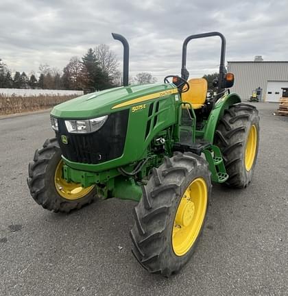 Image of John Deere 5075E equipment image 2