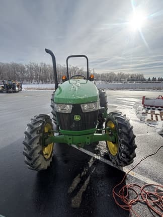 Image of John Deere 5075E equipment image 4