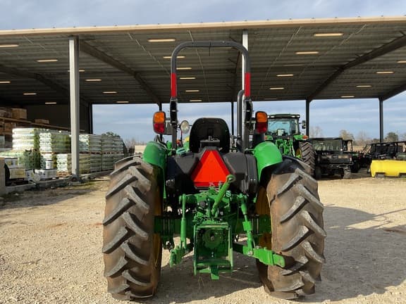 Image of John Deere 5075E equipment image 4