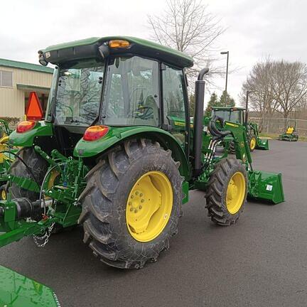 Image of John Deere 5075E equipment image 4