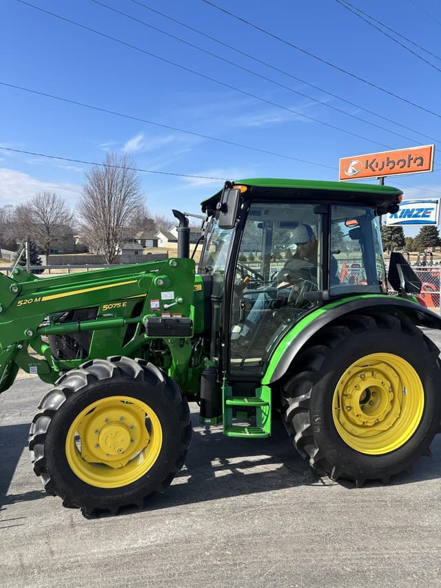 Image of John Deere 5075E equipment image 2