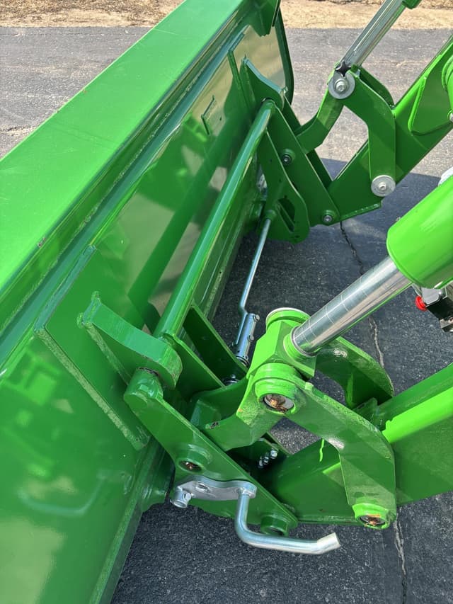 Image of John Deere 5075E equipment image 3