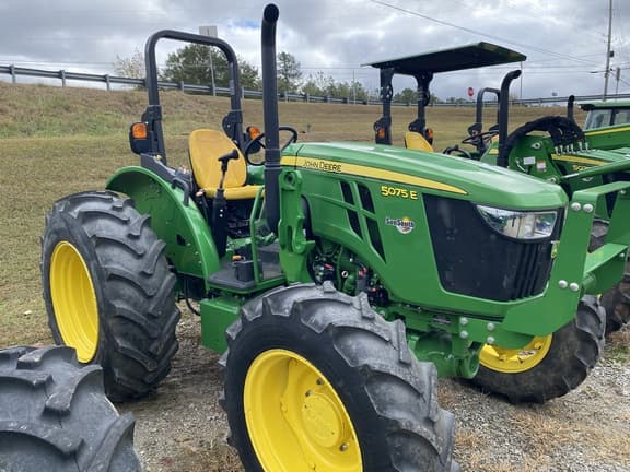 Image of John Deere 5075E equipment image 1
