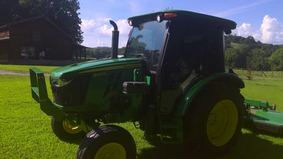 Image of John Deere 5075E equipment image 3