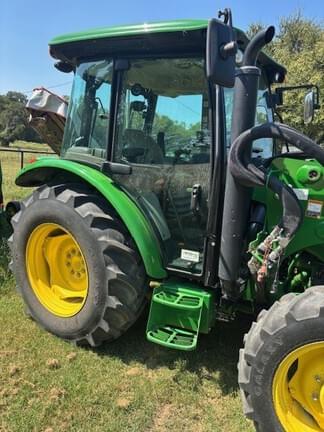 Image of John Deere 5075E equipment image 4