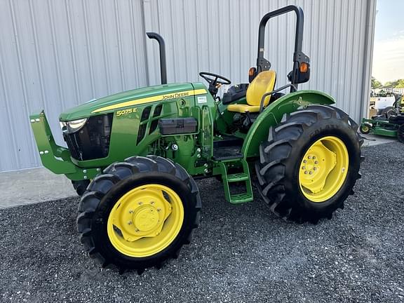 Image of John Deere 5075E equipment image 4