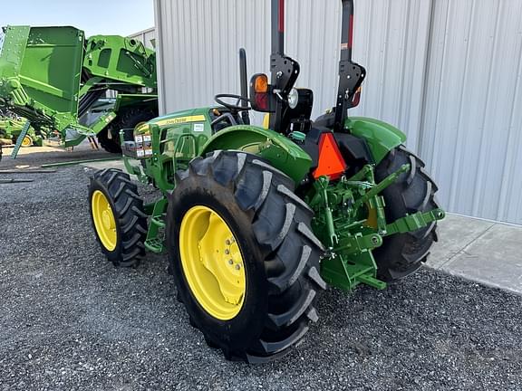 Image of John Deere 5075E equipment image 4