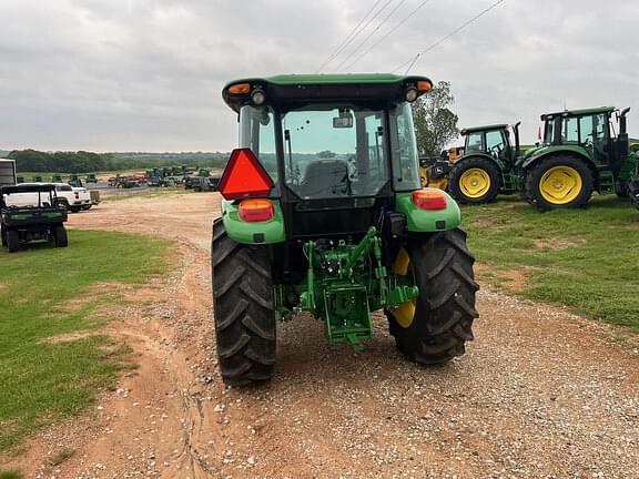 Image of John Deere 5075E equipment image 4