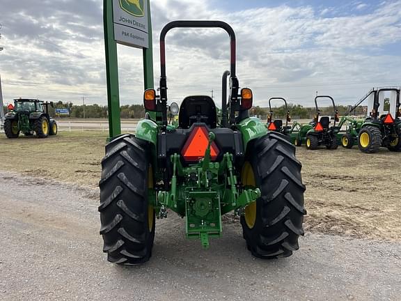 Image of John Deere 5075E equipment image 3