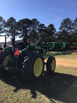 Image of John Deere 5075E equipment image 1