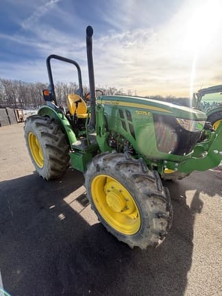 Image of John Deere 5075E equipment image 4