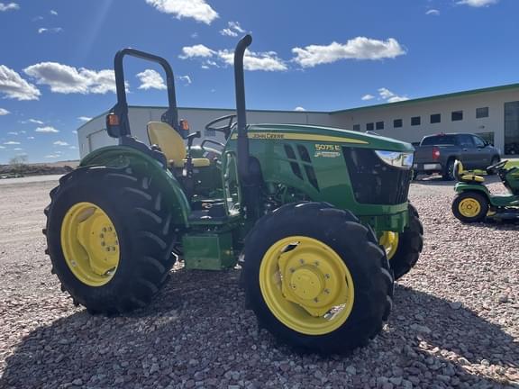Image of John Deere 5075E equipment image 1