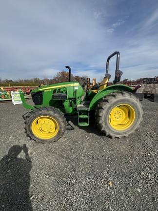 Image of John Deere 5075E equipment image 1