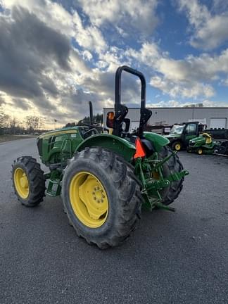 Image of John Deere 5075E equipment image 4