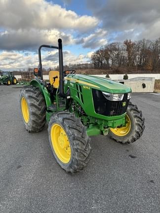 Image of John Deere 5075E equipment image 2