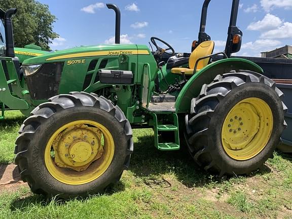 Image of John Deere 5075E Primary image
